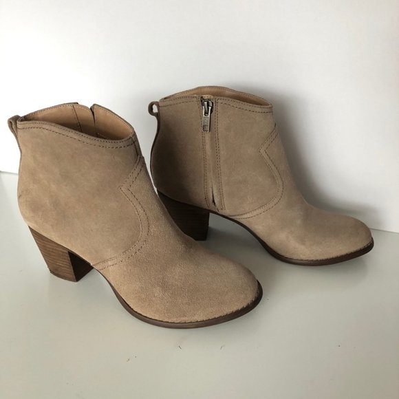 Land’s End Suede Leather Chelsea Bootie 7 US /37.5 EU - Picture 3 of 8